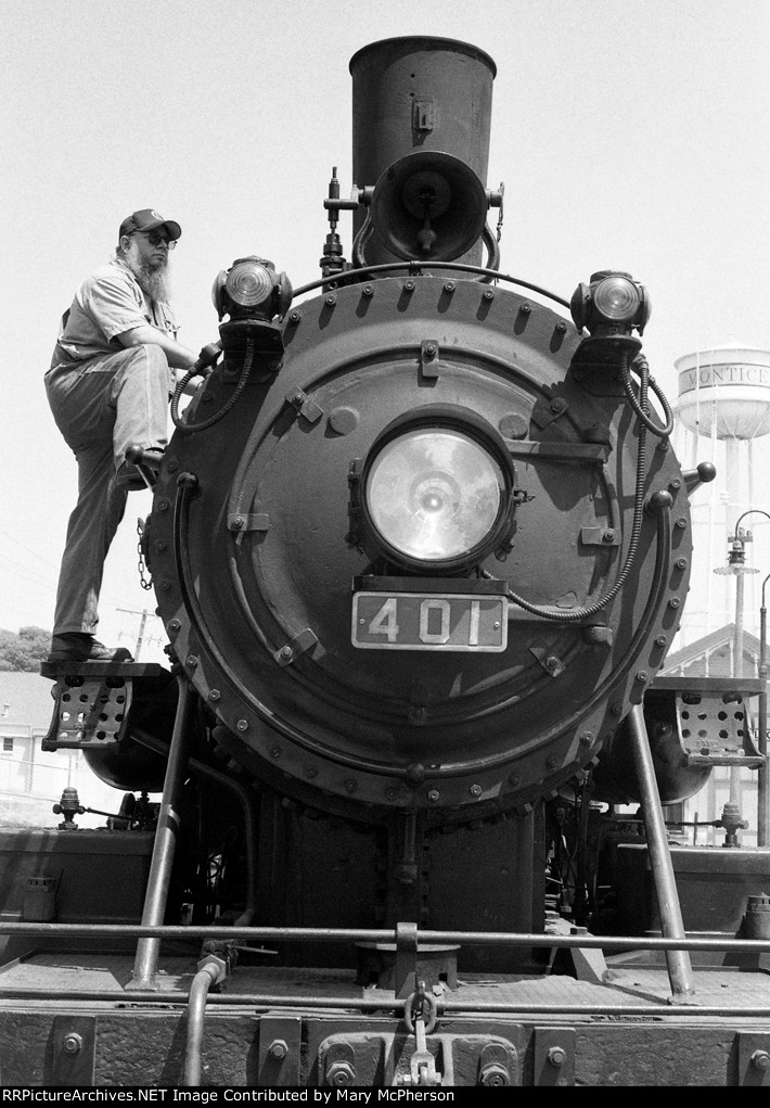 Southern Railway 401 at the Monticello Railway Museum